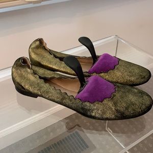 Chloe gold/black scalloped trim flats8.5